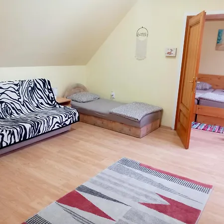 Forras Vendeghaz * Szálka