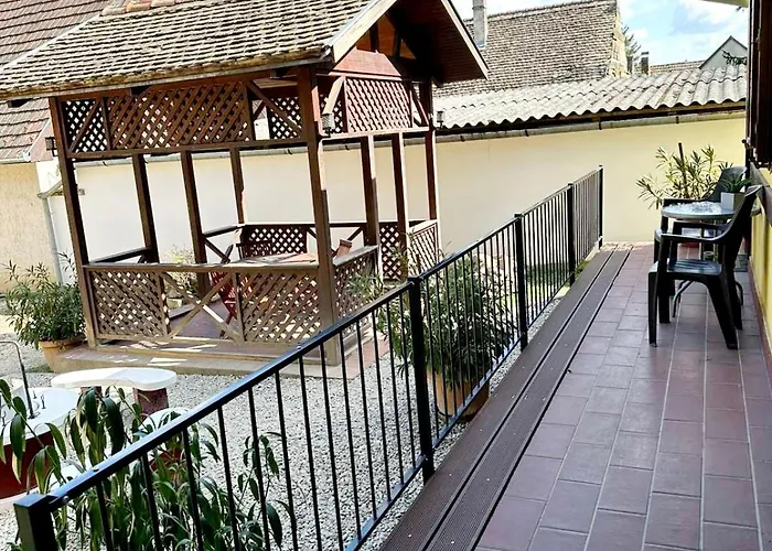 Forras Vendeghaz Гостевой дом Szalka